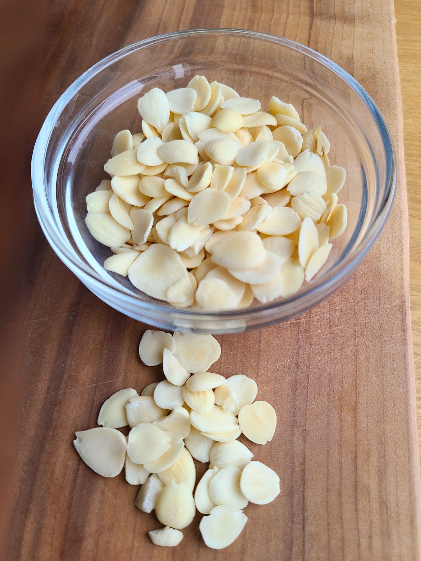 Bitter Apricot Kernels (172g)