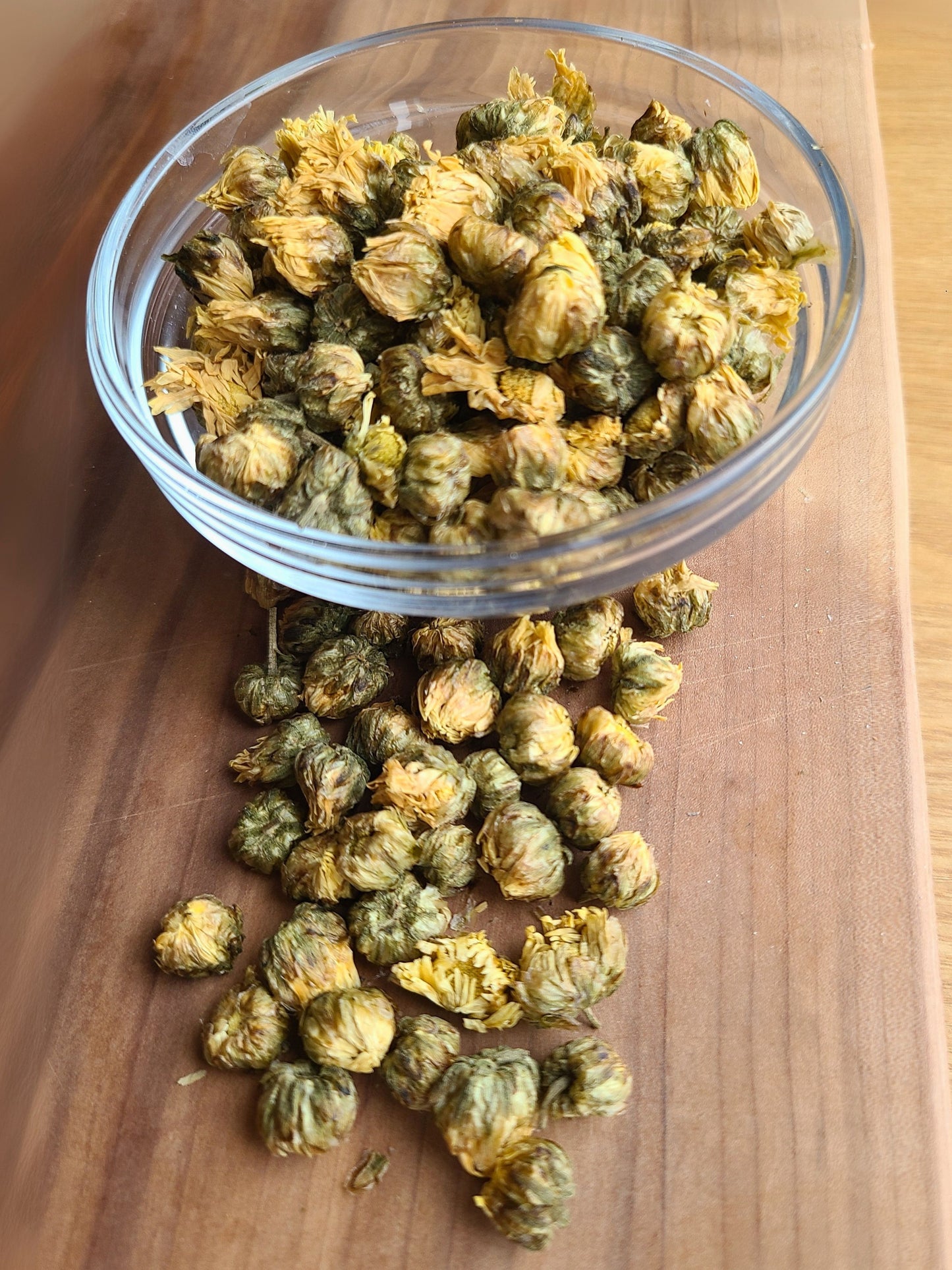 Chrysanthemum (68g)